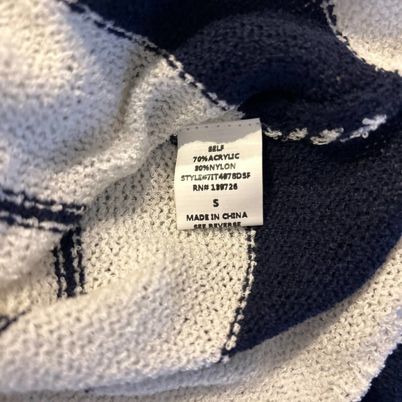 Women’s Stitch Fix Exclusive August Mist Sweater Small - Picture 5 of 6